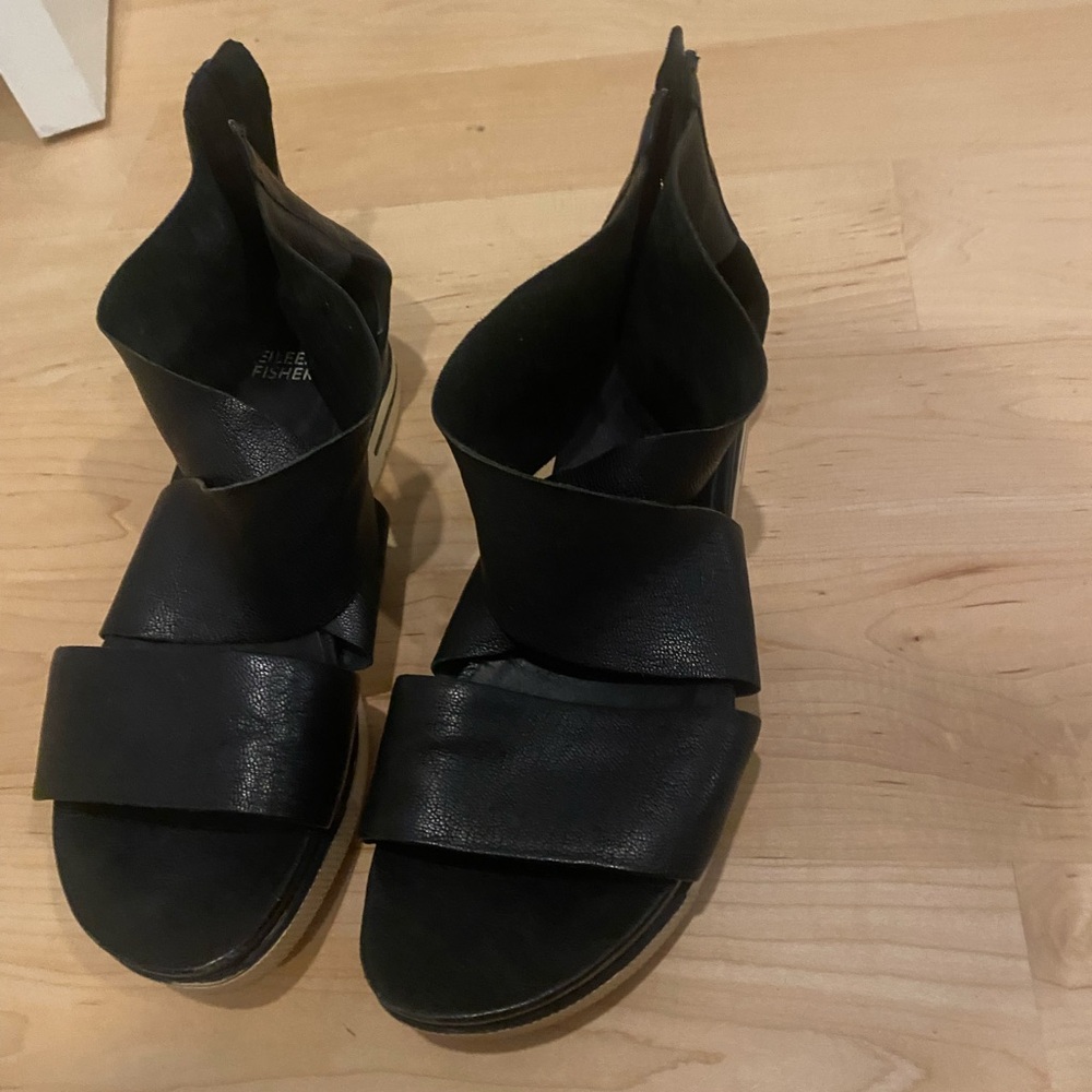 Eileen fisher blaxck leather sandals 1.5 inch heel platform
